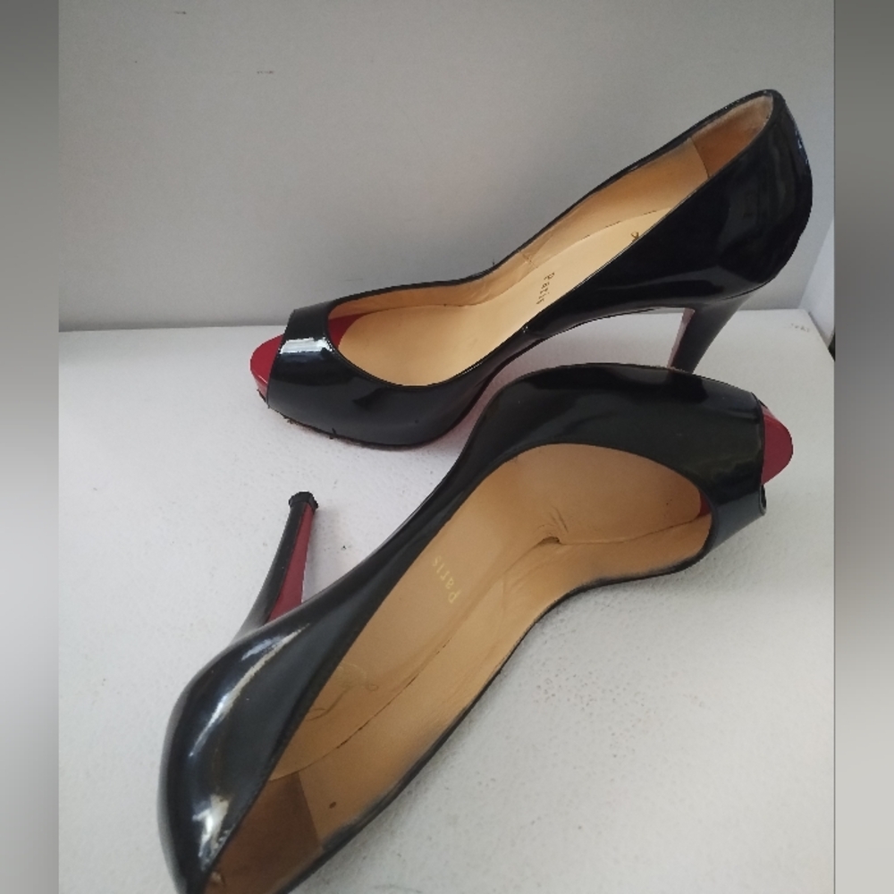 CHRISTIAN LOUBOUTIN  YOU YOU 85 PATENT CALF PEEP TOE PUMP'S